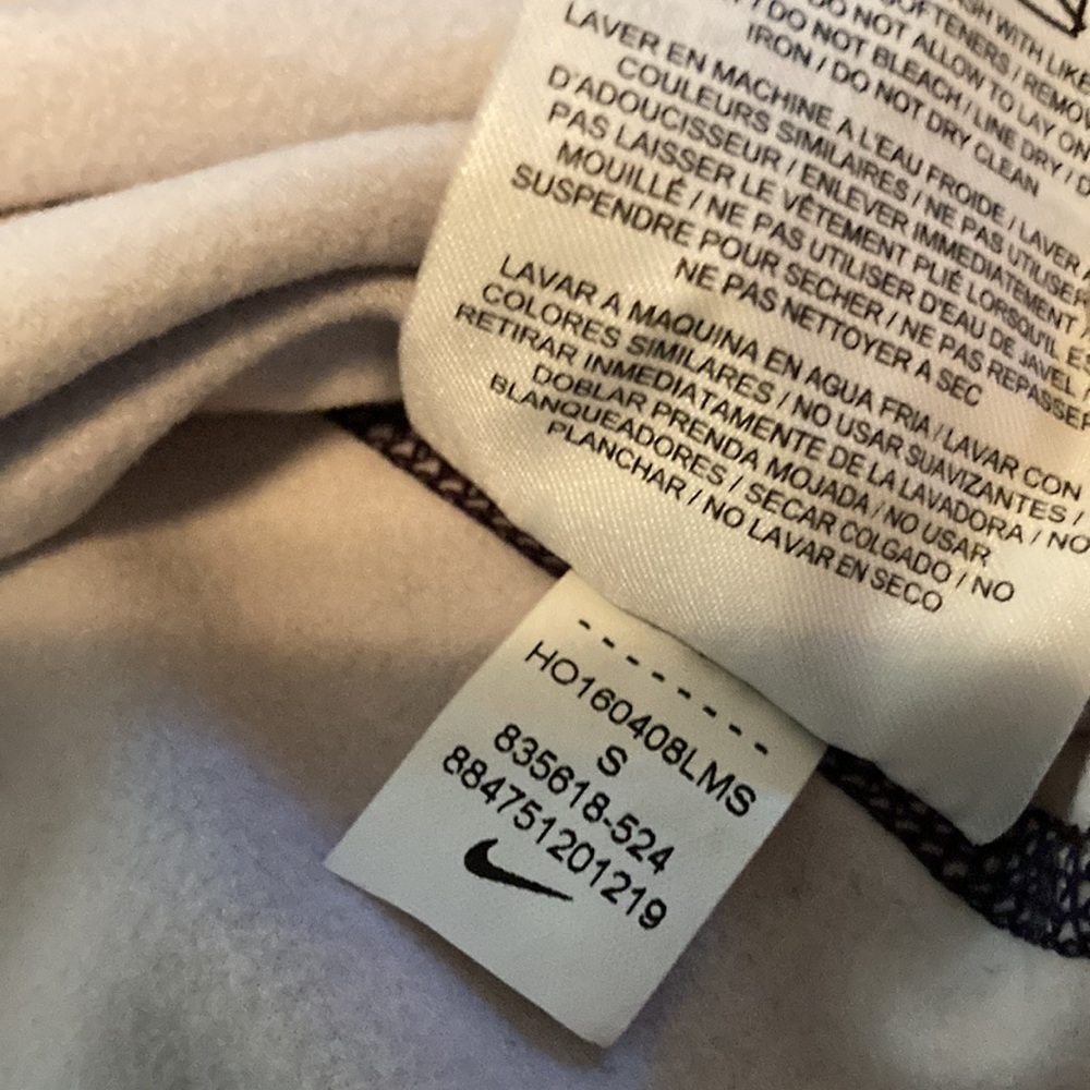 Nike Pro Dri-fit.   Womens small - Picture 5 of 5